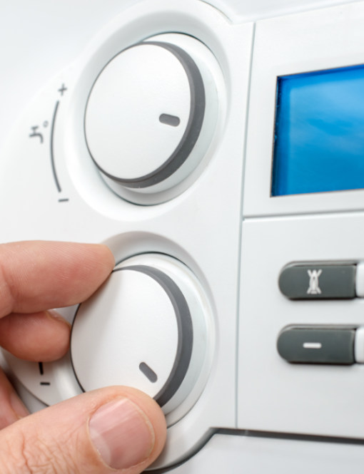 Termostato caldaia: come funziona e come regolarlo per risparmiare in bolletta