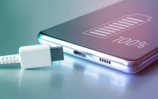 Quanto consuma ricaricare la batteria del cellulare?