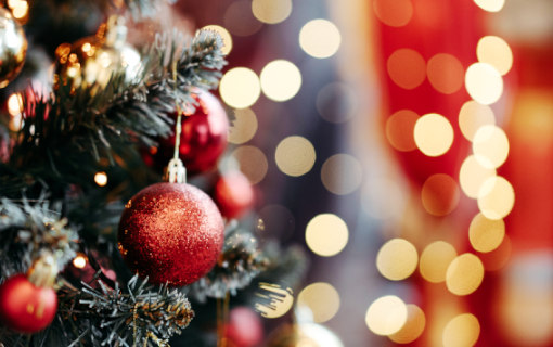 Come risparmiare con le luci dell’albero di Natale