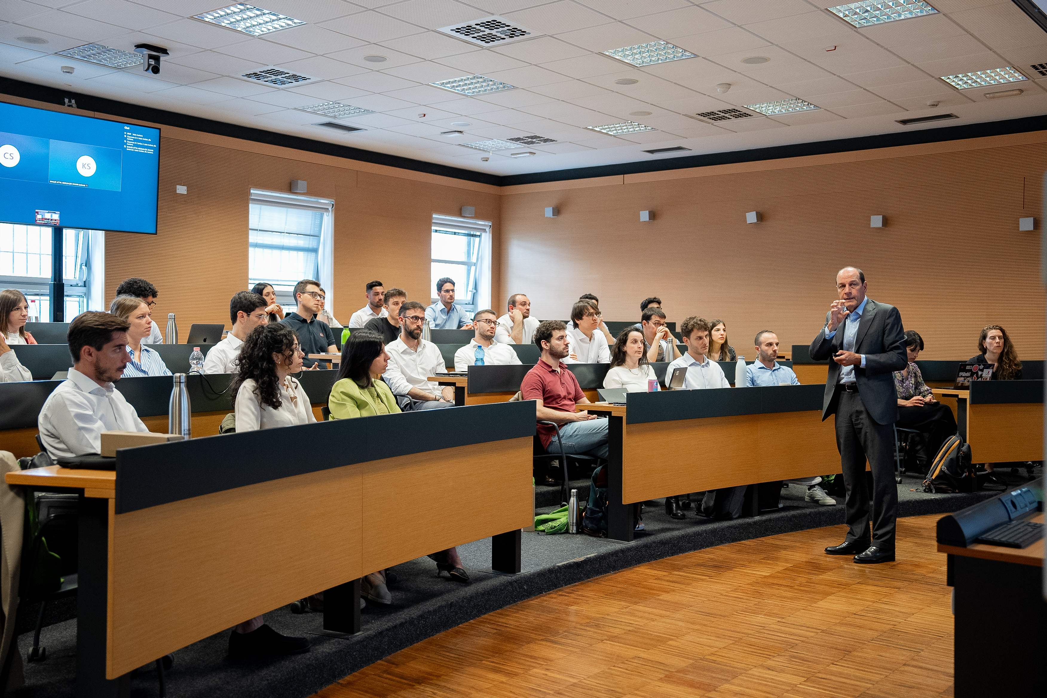 POLIMI master foto aula